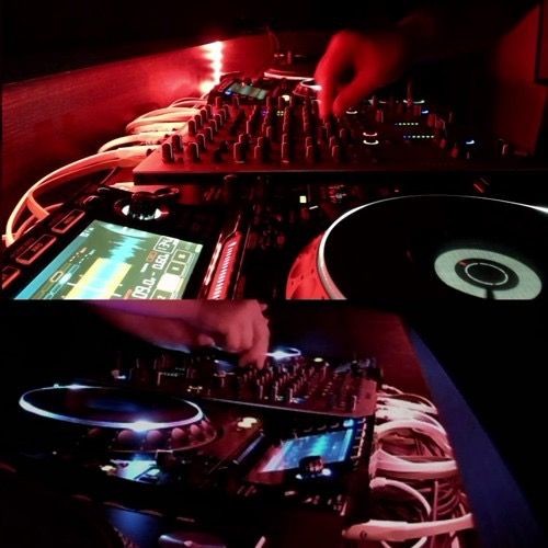 Decibel x Monthly Selection x April 2022