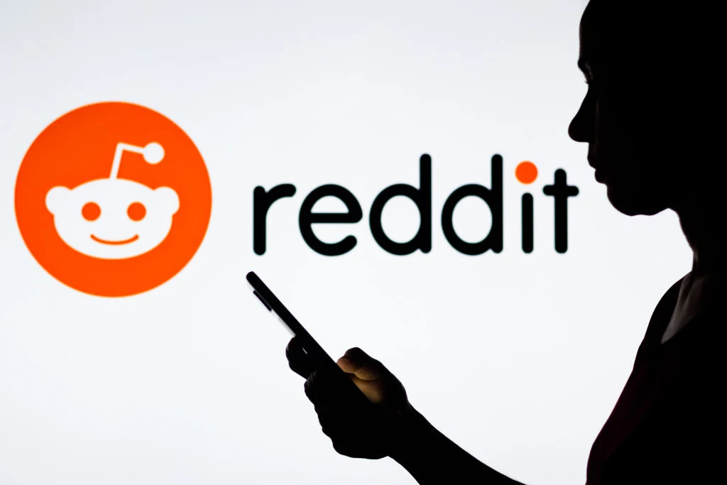 Reddit to promote their music